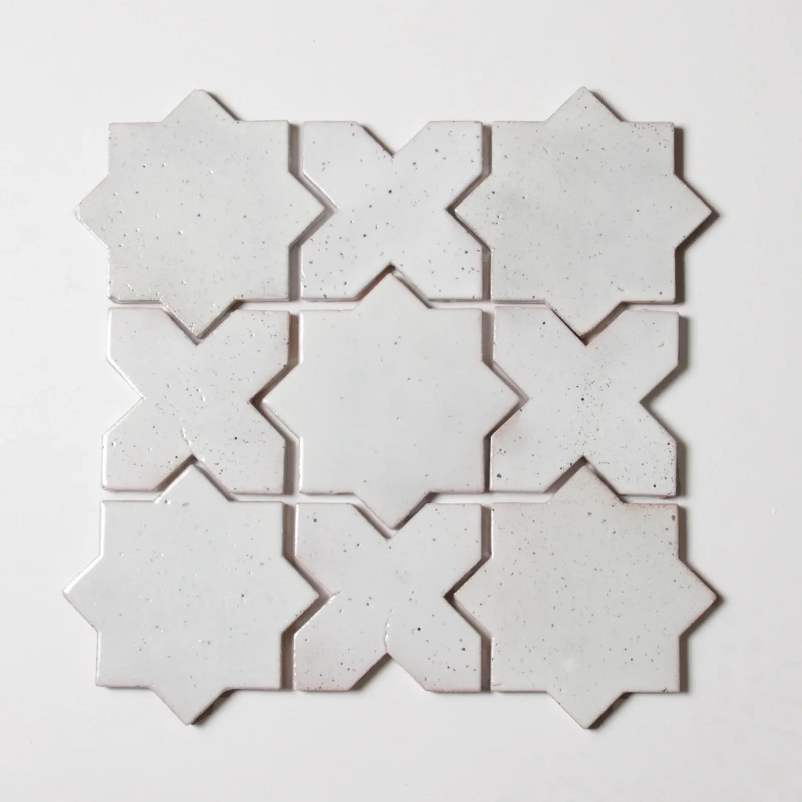 Tiles of Ezra Moroccan Tierra - Stars & Crosses - Nieve Punto (Carton)