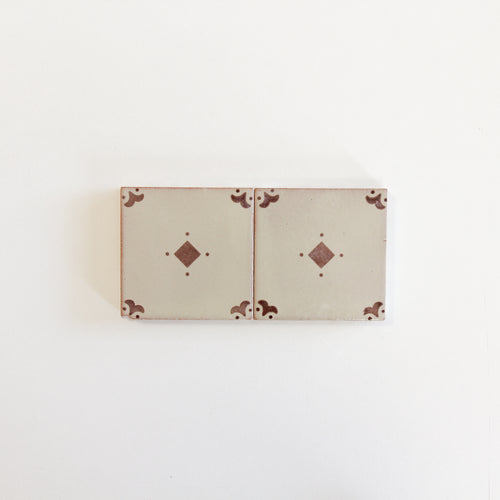 Tiles of Ezra - Amano - Caja Chocolate-4x4