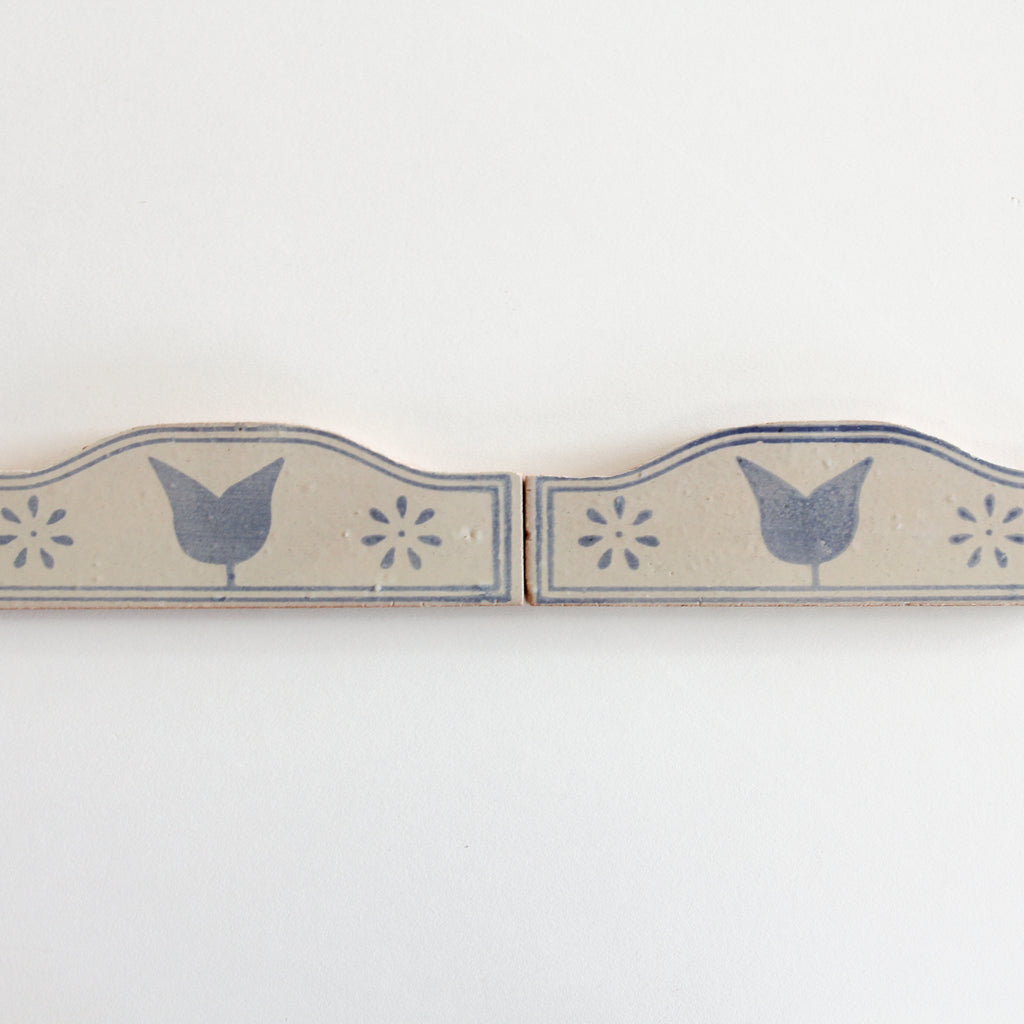 Tiles of Ezra - Amano Border - Flor Azul 4 x 3 (Carton)