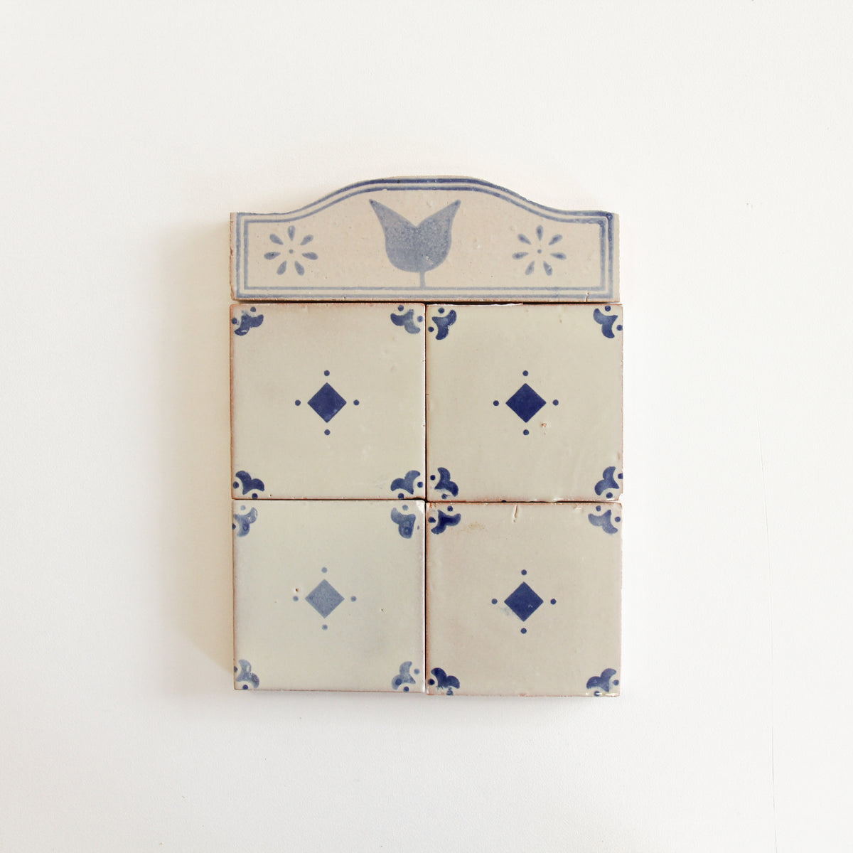 Tiles of Ezra - Amano Border - Flor Azul 4 x 3 (Carton)