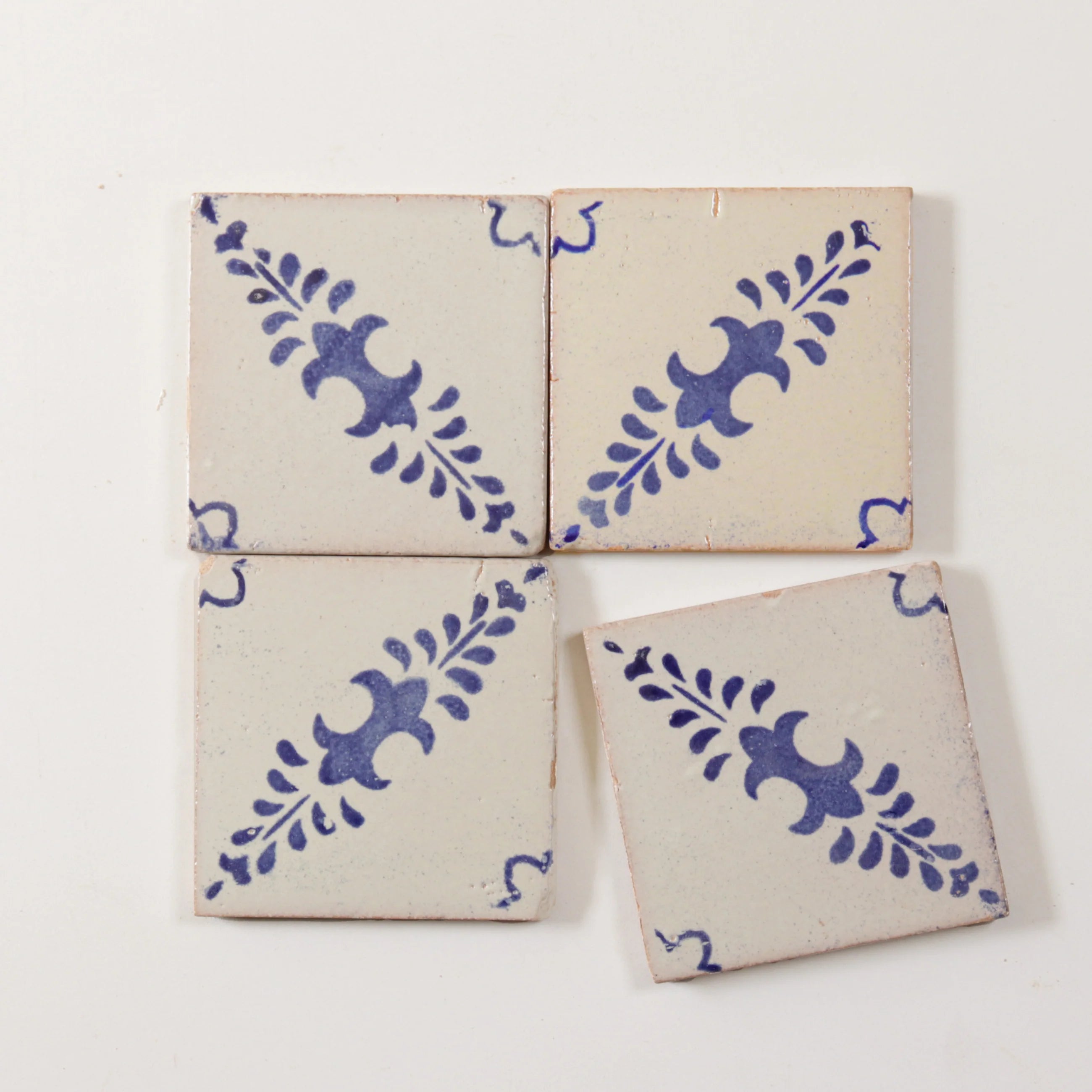 Tiles of Ezra - Amano - Hoja Azul-4x4 (Carton)