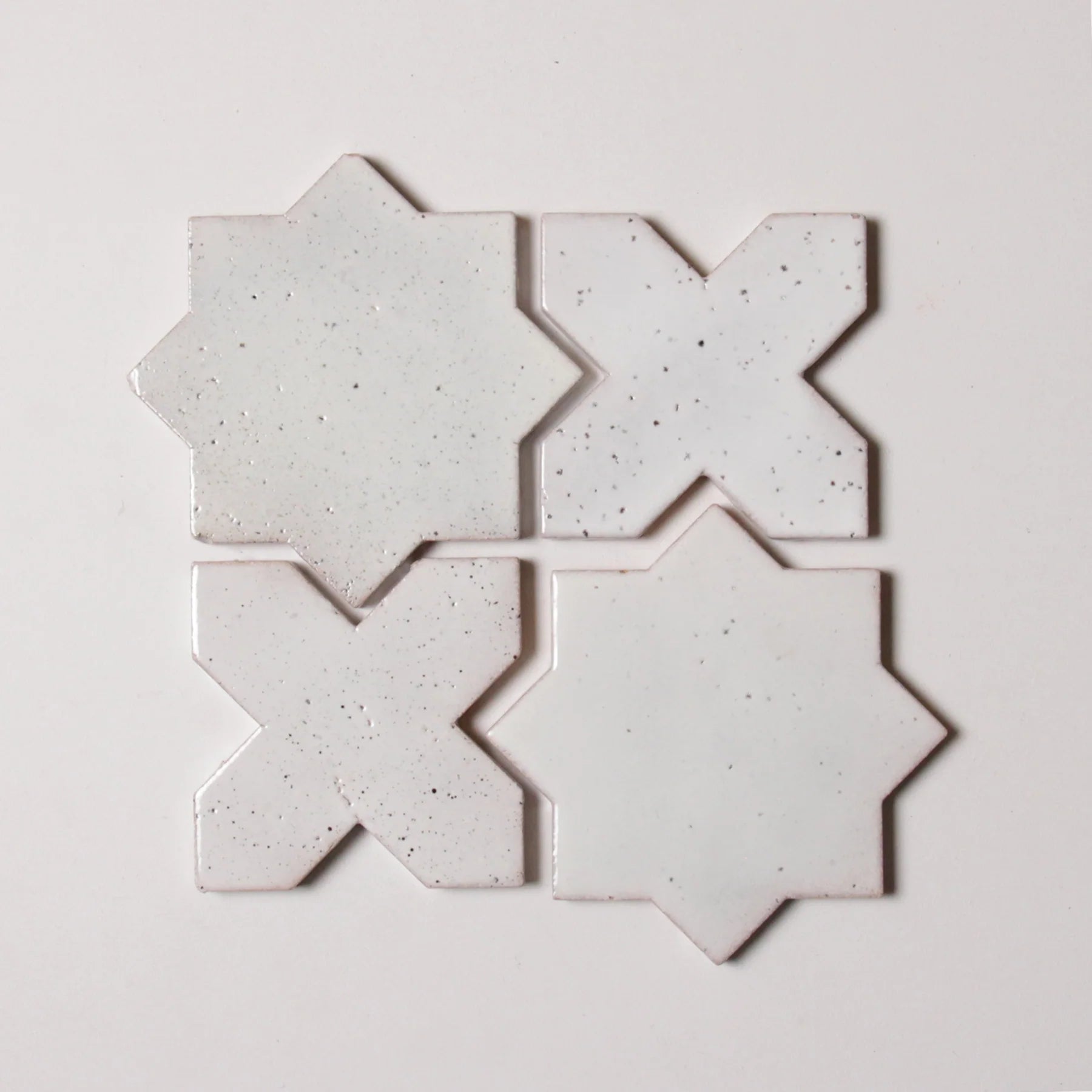 Tiles of Ezra Moroccan Tierra - Estrela Nieve Punto 4.25 x 4.25