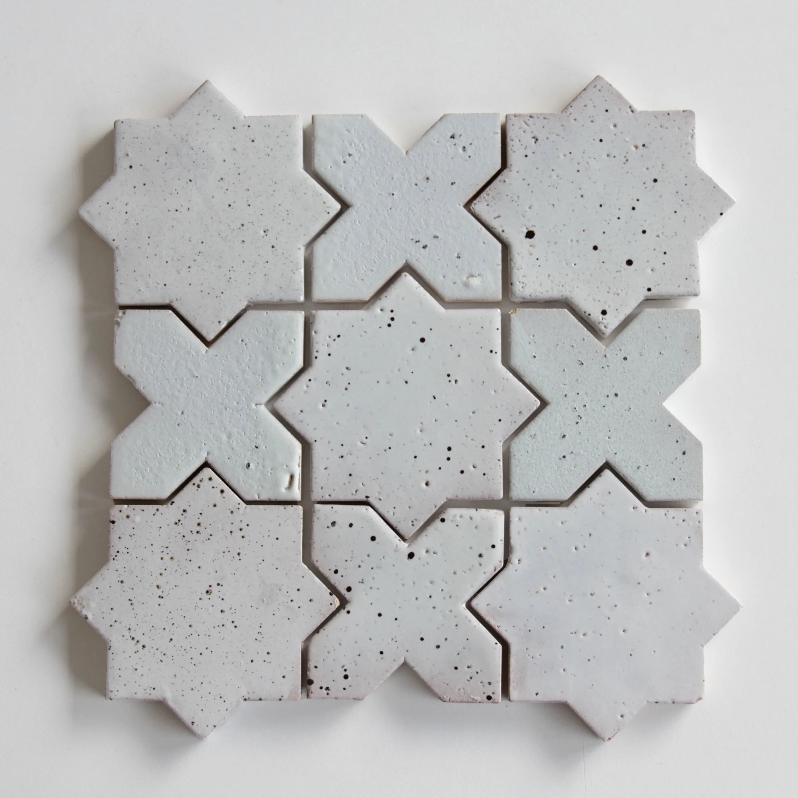 Tiles of Ezra Moroccan Tierra - Estrela Nieve Punto 4.25 x 4.25